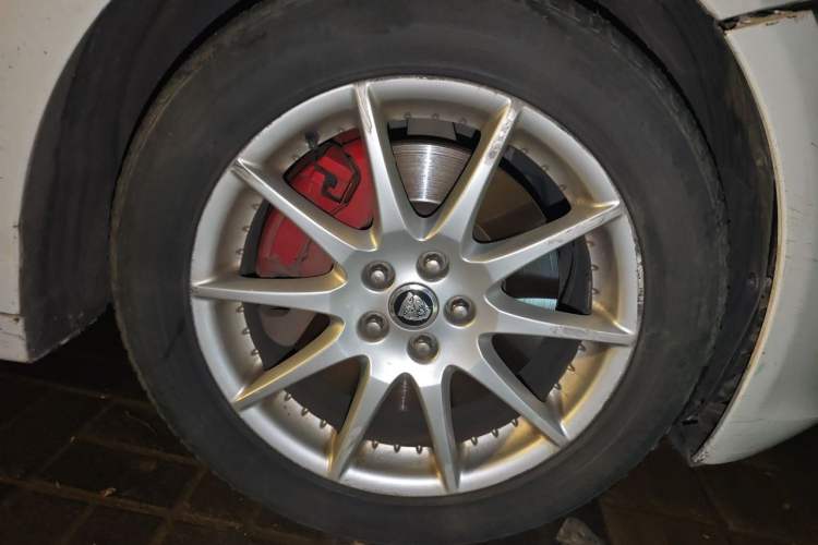 Used Jaguar XJ 2013 XJL 2.0T Elegance Business Edition Right Front Wheel Hub