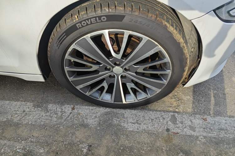 Used Jaguar XJ 2013 XJL 2.0T Elegance Business Edition Right Front Wheel Hub