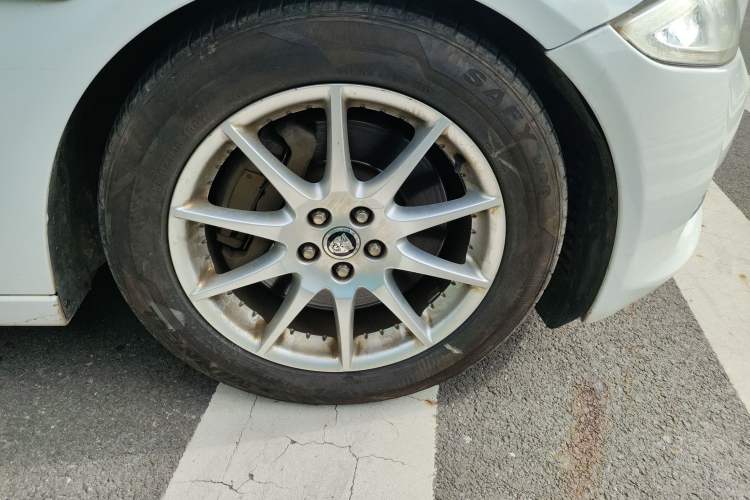 Used Jaguar XJ 2013 XJL 3.0 SC Panoramic Business Edition Right Front Wheel Hub