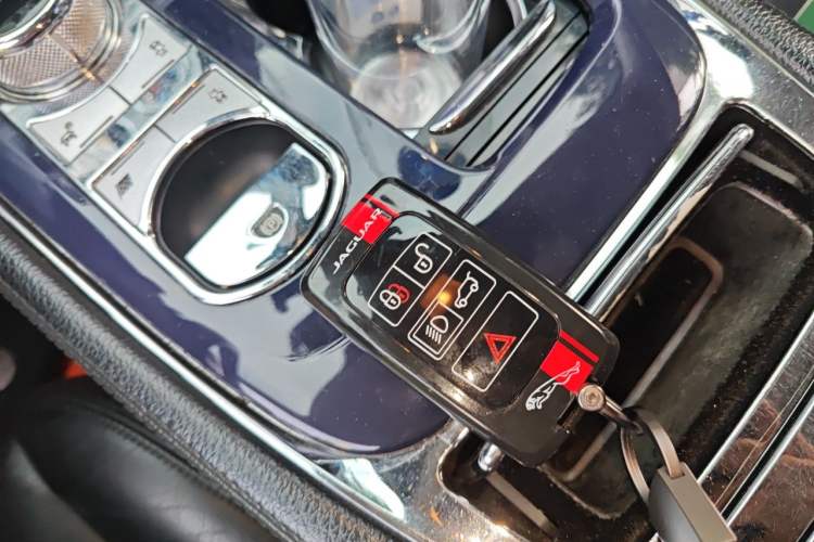 Used Jaguar XJ 2013 XJL 2.0T Elegance Business Edition Vehicle Key