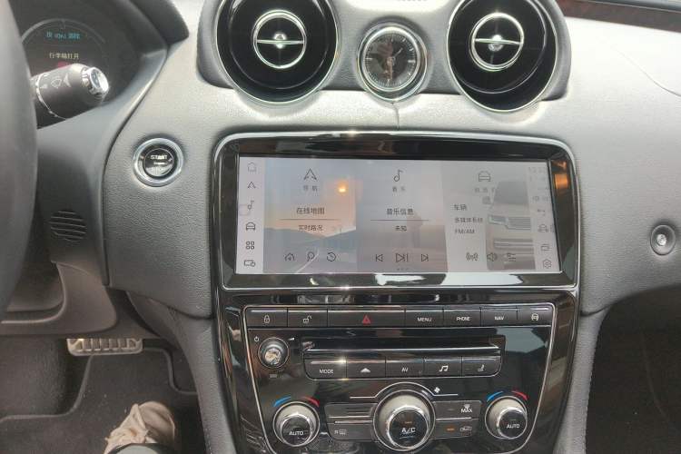 Used Jaguar XJ 2014 XJL 3.0 SC Four-Wheel Drive Panoramic Business Edition Audio And AC Panel