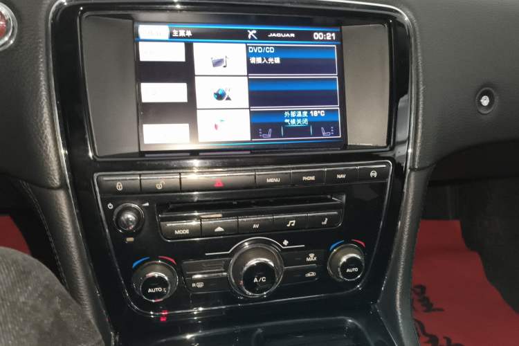 Used Jaguar XJ 2014 XJL 2.0T Two-Wheel-Drive Elegant Business Edition Audio And AC Panel