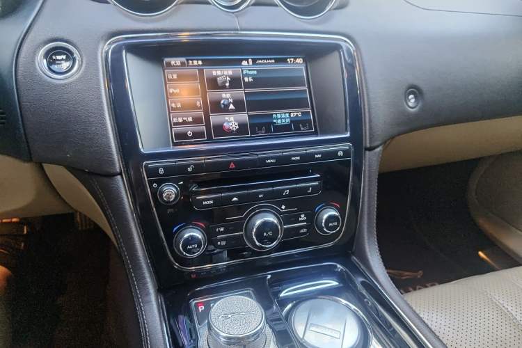 Used Jaguar XJ 2014 XJL 3.0 SC Two-Wheel-Drive Flagship Business Edition Audio And AC Panel