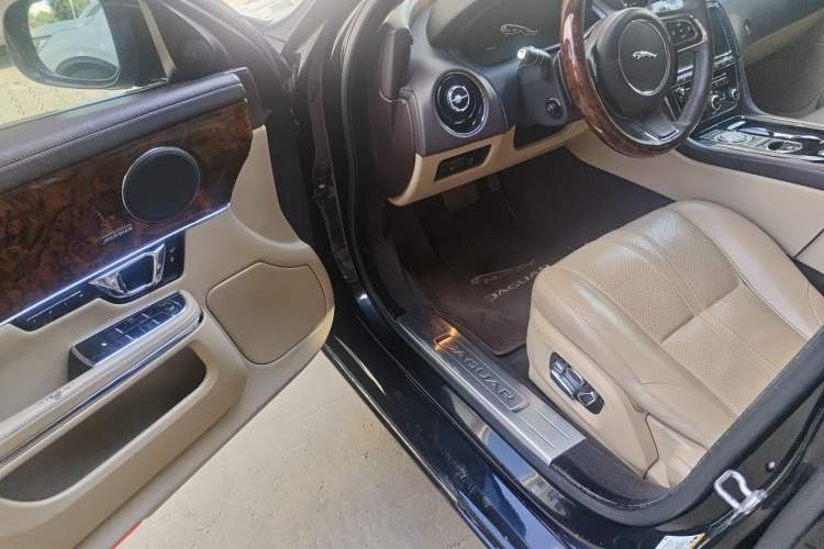 Used Jaguar XJ 2014 XJL 3.0 SC Two-Wheel-Drive Flagship Business Edition Driver Seat