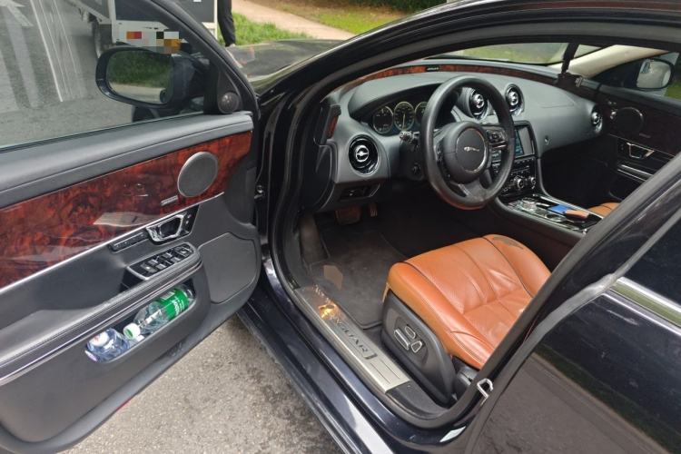 Used Jaguar XJ 2014 XJL 3.0 SC Two-Wheel-Drive Panoramic Business Edition Driver Seat