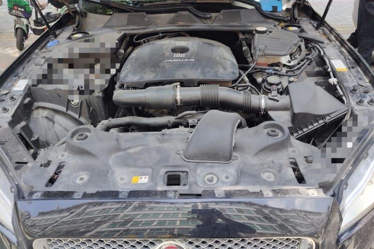 Used Jaguar XJ 2014 XJL 2.0T Two-Wheel Drive Panoramic Business Edition Engine Bay
