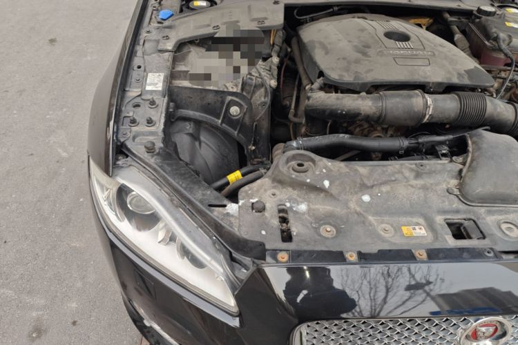 Used Jaguar XJ 2014 XJL 2.0T Two-Wheel-Drive Elegant Business Edition Engine Bay Right