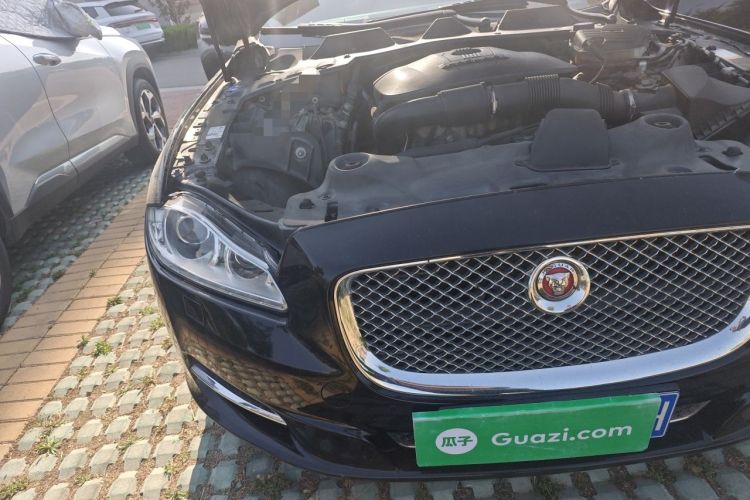 Used Jaguar XJ 2014 XJL 2.0T Two-Wheel-Drive Elegant Business Edition Engine Bay Right