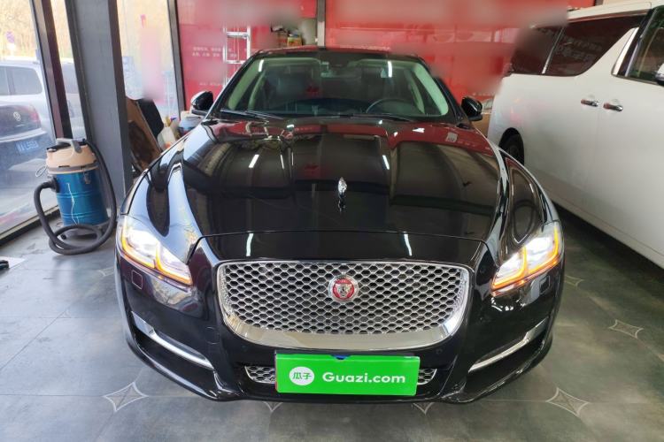 Used Jaguar XJ 2014 XJL 2.0T Two-Wheel-Drive Elegant Business Edition Exterior 1