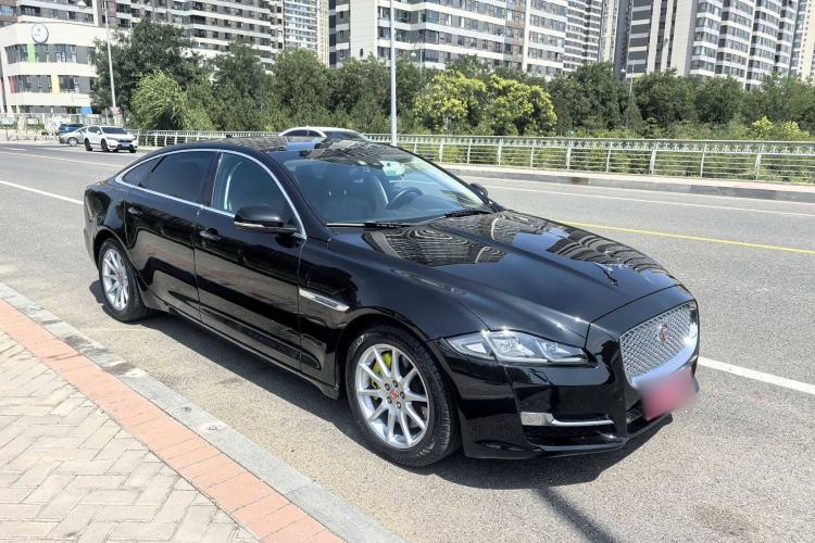 Used Jaguar XJ 2014 XJL 2.0T Two-Wheel-Drive Elegant Business Edition Exterior 2