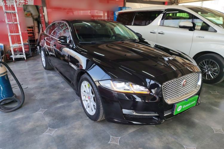 Used Jaguar XJ 2014 XJL 2.0T Two-Wheel-Drive Elegant Business Edition Exterior 2