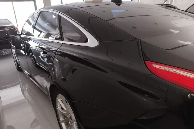 Used Jaguar XJ 2014 XJL 2.0T Two-Wheel-Drive Elegant Business Edition Exterior 2
