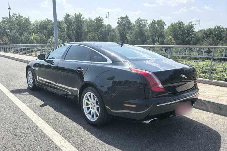 Used Jaguar XJ 2014 XJL 2.0T Two-Wheel-Drive Elegant Business Edition Exterior 3