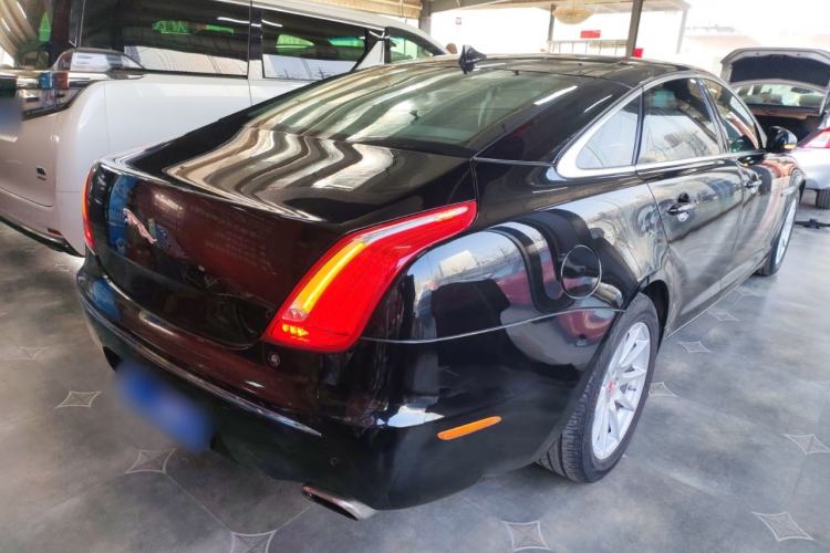 Used Jaguar XJ 2014 XJL 2.0T Two-Wheel-Drive Elegant Business Edition Exterior 5