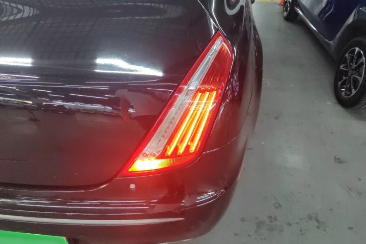 Used Jaguar XJ 2014 XJL 2.0T Two-Wheel-Drive Elegant Business Edition Exterior 6