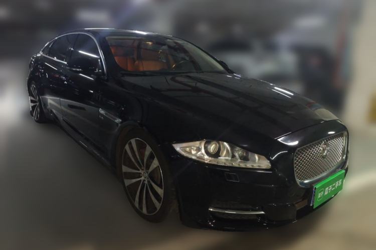Used Jaguar XJ 2014 XJL 3.0 SC Two-Wheel-Drive Panoramic Business Edition Front Right 45 Deg