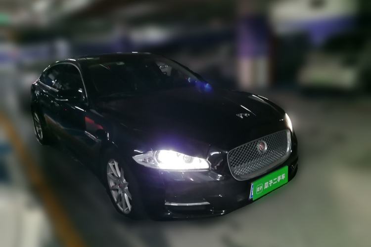 Used Jaguar XJ 2014 XJL 2.0T Two-Wheel-Drive Elegant Business Edition Front Right 45 Deg