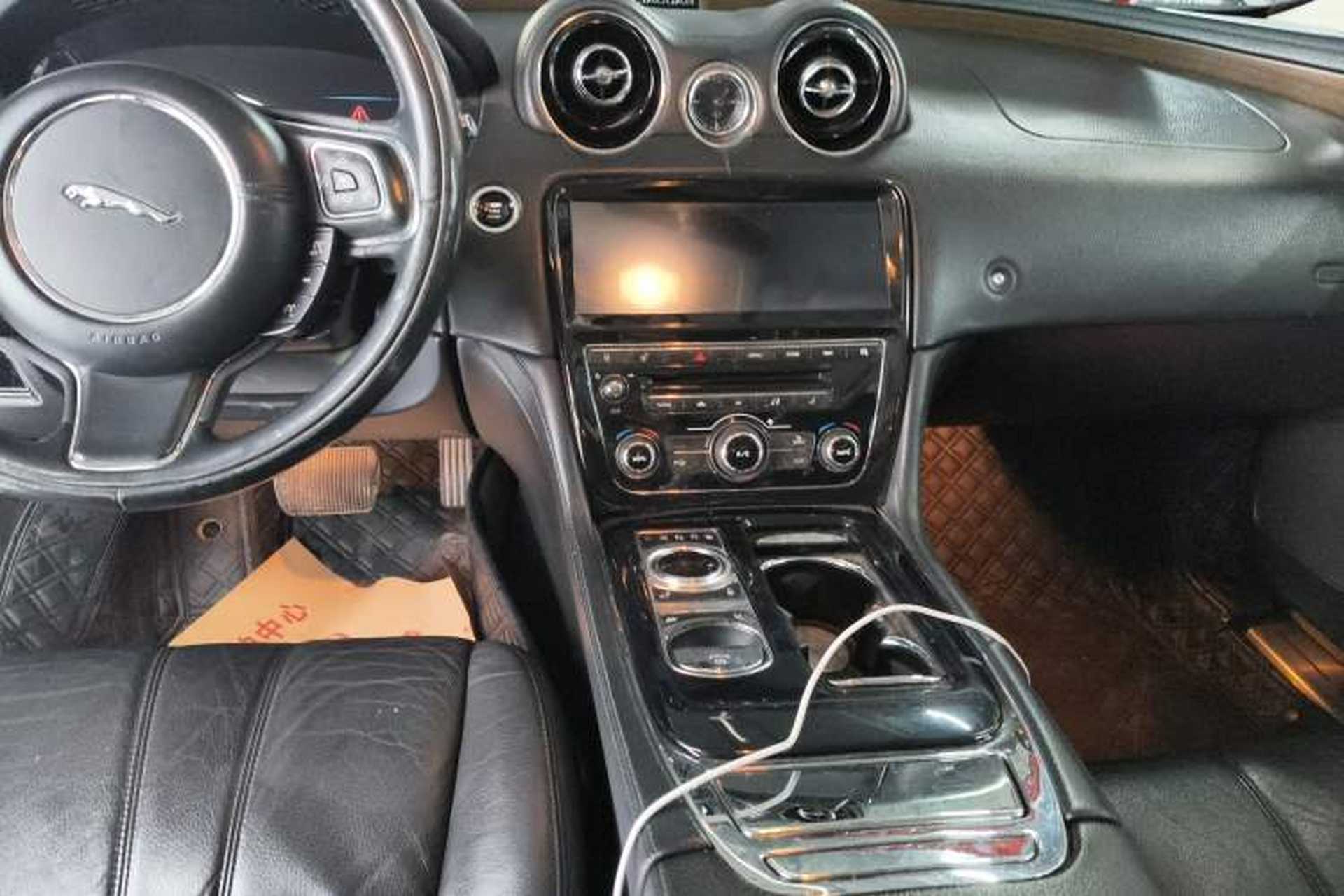 Used Jaguar XJ 2014 XJL 2.0T Two-Wheel-Drive Elegant Business Edition Gear Lever