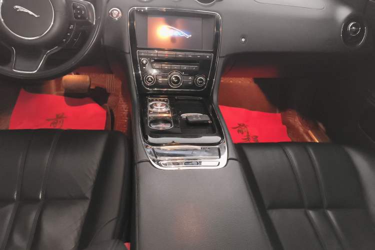 Used Jaguar XJ 2014 XJL 2.0T Two-Wheel-Drive Elegant Business Edition Gear Lever