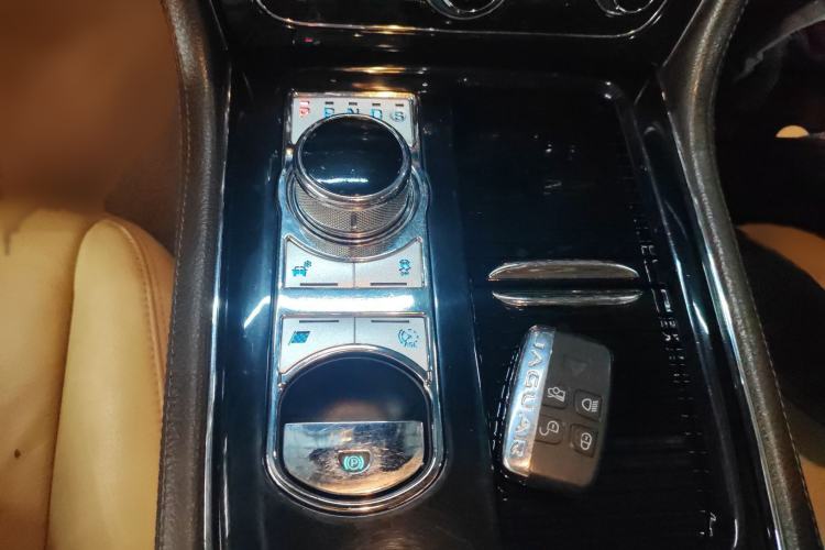 Used Jaguar XJ 2014 XJL 2.0T Two-Wheel-Drive Elegant Business Edition Gear Lever