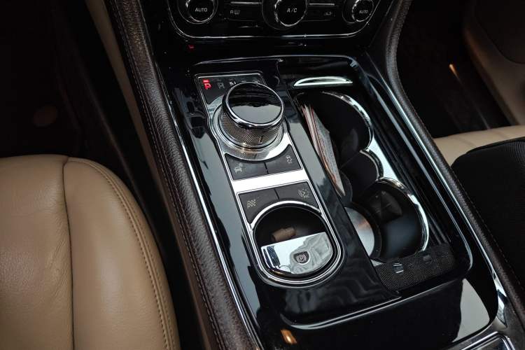 Used Jaguar XJ 2014 XJL 2.0T Two-Wheel-Drive Elegant Business Edition Gear Lever