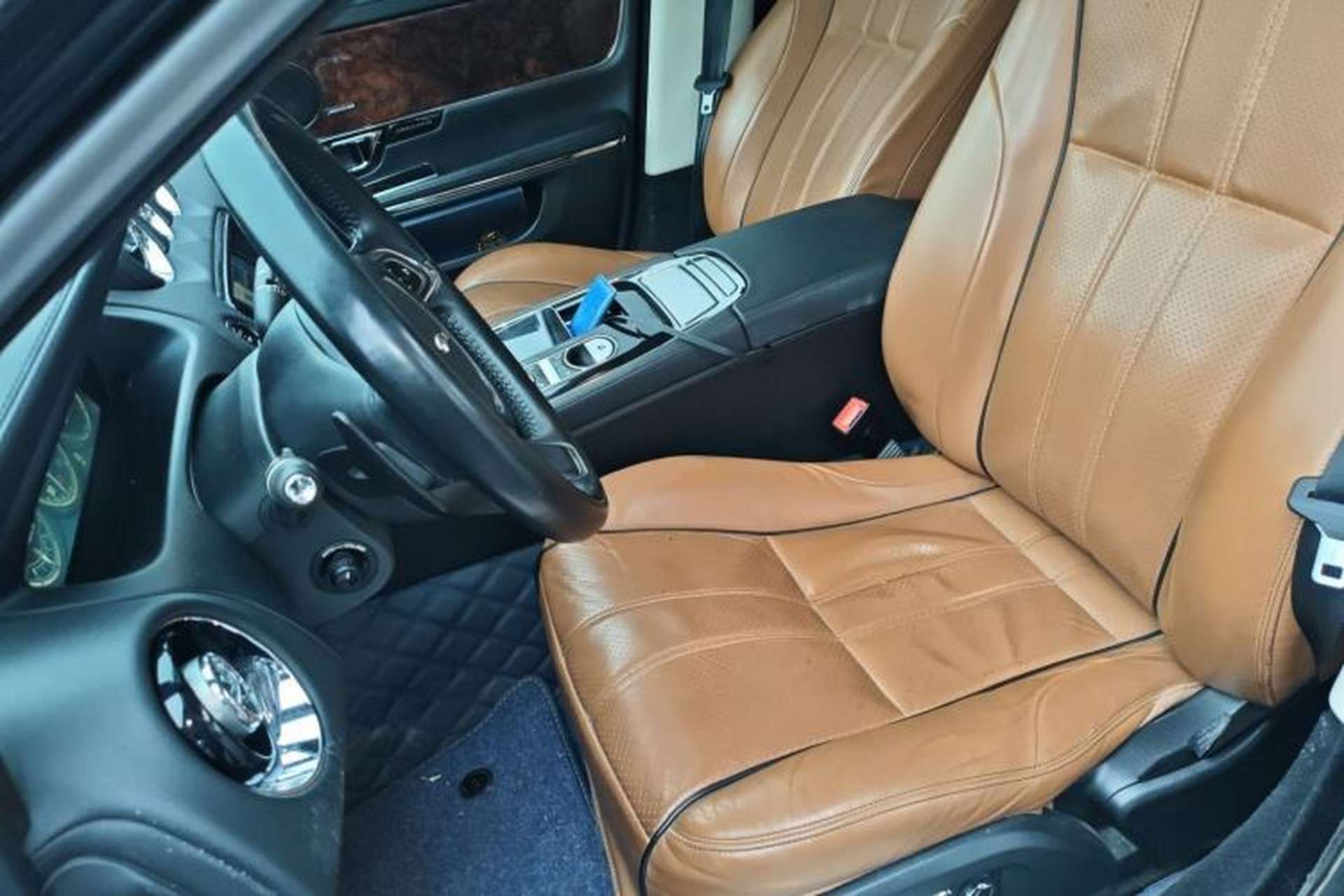 Used Jaguar XJ 2014 XJL 3.0 SC Two-Wheel-Drive Panoramic Business Edition Left Front Seat