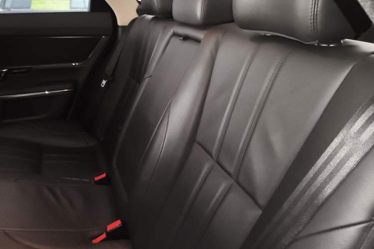 Used Jaguar XJ 2014 XJL 2.0T Two-Wheel-Drive Elegant Business Edition Left Rear Seat