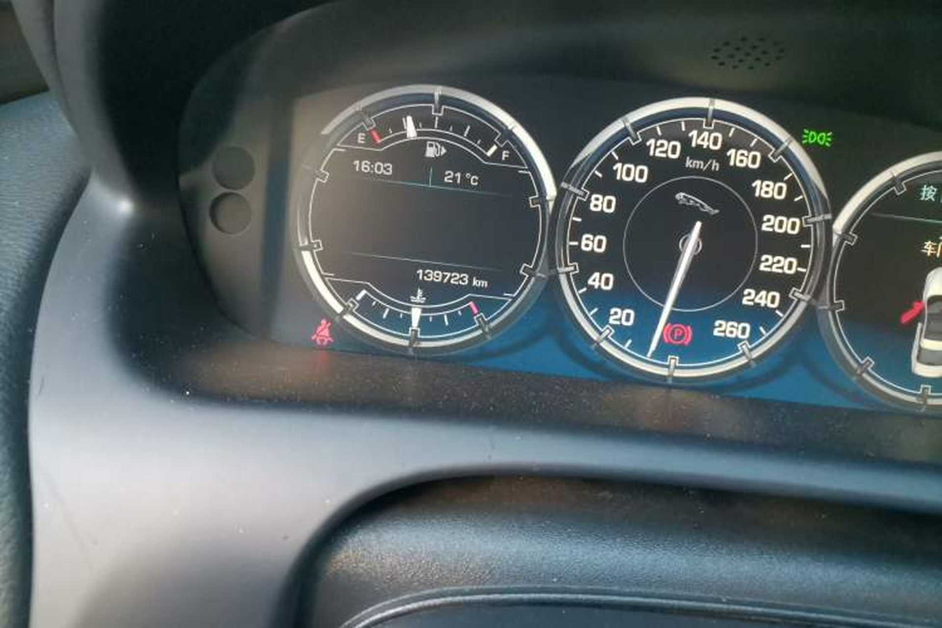 Used Jaguar XJ 2014 XJL 2.0T Two-Wheel-Drive Elegant Business Edition Odometer Close Up