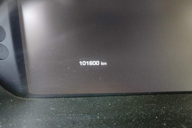 Used Jaguar XJ 2014 XJL 2.0T Two-Wheel Drive Panoramic Business Edition Odometer Close Up