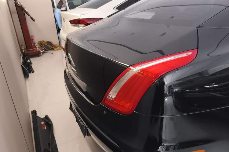 Used Jaguar XJ 2014 XJL 2.0T Two-Wheel-Drive Elegant Business Edition Rear