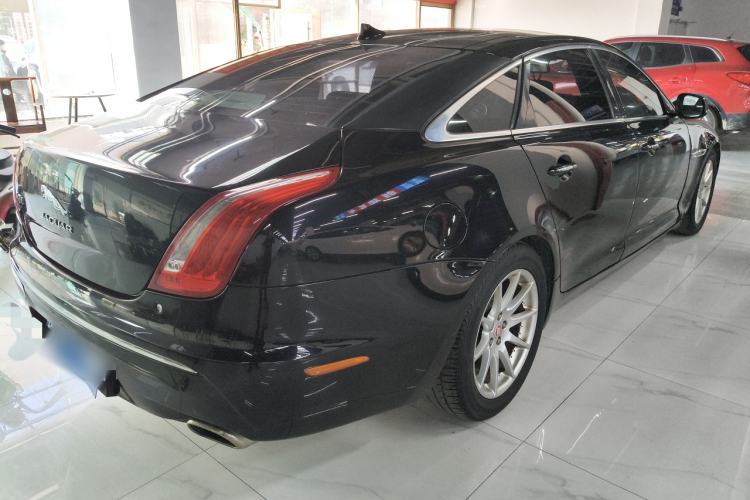 Used Jaguar XJ 2014 XJL 2.0T Two-Wheel-Drive Elegant Business Edition Rear Right 45 Deg