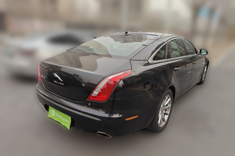 Used Jaguar XJ 2014 XJL 2.0T Two-Wheel-Drive Elegant Business Edition Rear Right 45 Deg