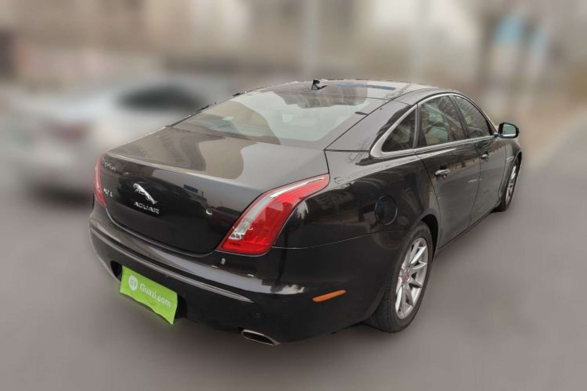 Used Jaguar XJ 2014 XJL 2.0T Two-Wheel-Drive Elegant Business Edition Rear Right 45 Deg