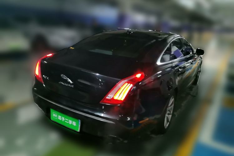 Used Jaguar XJ 2014 XJL 2.0T Two-Wheel-Drive Elegant Business Edition Rear Right 45 Deg