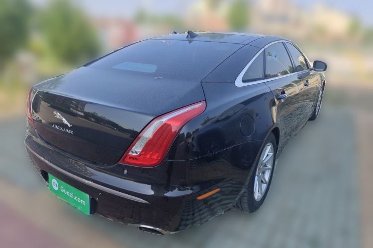 Used Jaguar XJ 2014 XJL 2.0T Two-Wheel-Drive Elegant Business Edition Rear Right 45 Deg