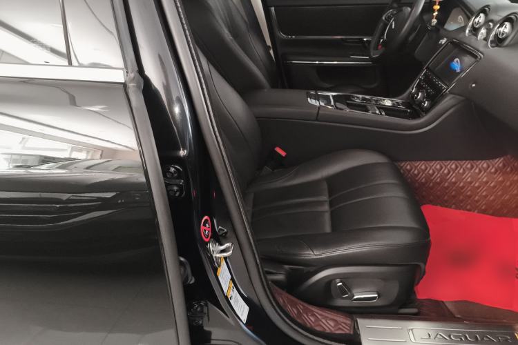 Used Jaguar XJ 2014 XJL 2.0T Two-Wheel-Drive Elegant Business Edition Right Front Seat