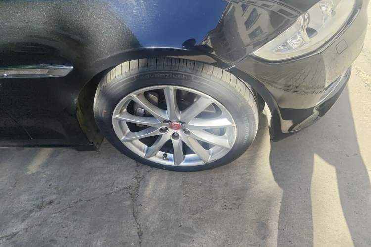 Used Jaguar XJ 2014 XJL 3.0 SC Two-Wheel-Drive Flagship Business Edition Right Front Wheel Hub