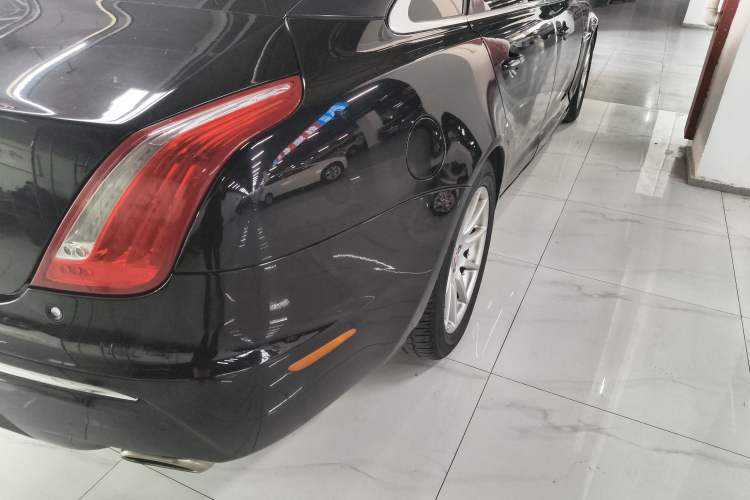 Used Jaguar XJ 2014 XJL 2.0T Two-Wheel-Drive Elegant Business Edition Right Rear Taillight