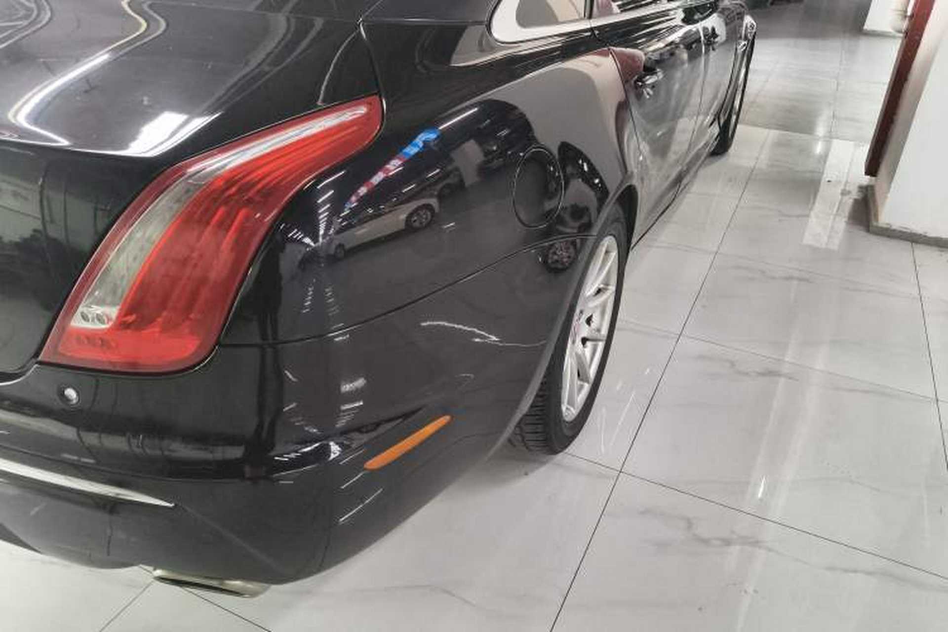 Used Jaguar XJ 2014 XJL 2.0T Two-Wheel-Drive Elegant Business Edition Right Rear Taillight