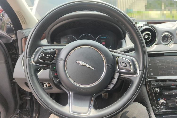 Used Jaguar XJ 2014 XJL 3.0 SC Four-Wheel Drive Panoramic Business Edition Steering Wheel