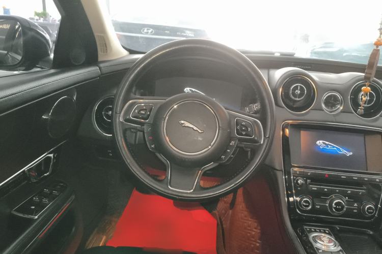 Used Jaguar XJ 2014 XJL 2.0T Two-Wheel-Drive Elegant Business Edition Steering Wheel