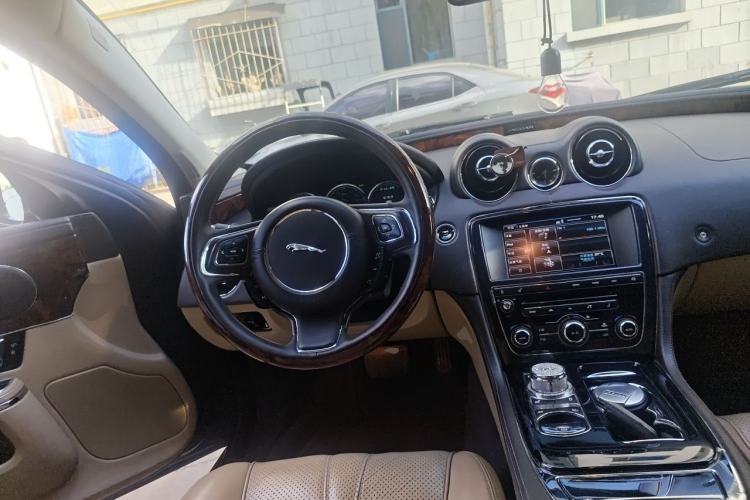 Used Jaguar XJ 2014 XJL 3.0 SC Two-Wheel-Drive Flagship Business Edition Steering Wheel