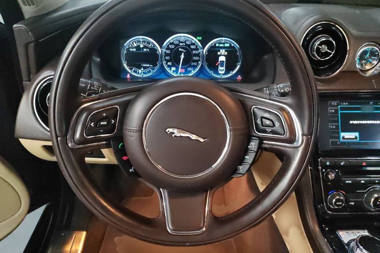 Used Jaguar XJ 2014 XJL 2.0T Two-Wheel-Drive Elegant Business Edition Steering Wheel