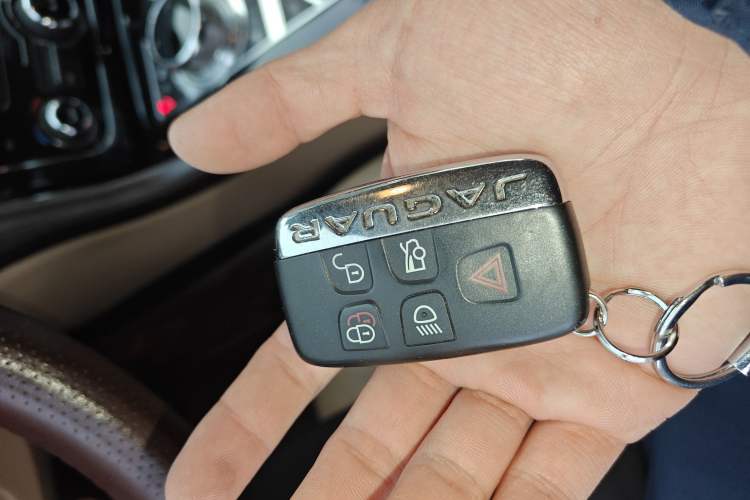 Used Jaguar XJ 2014 XJL 2.0T Two-Wheel-Drive Elegant Business Edition Vehicle Key