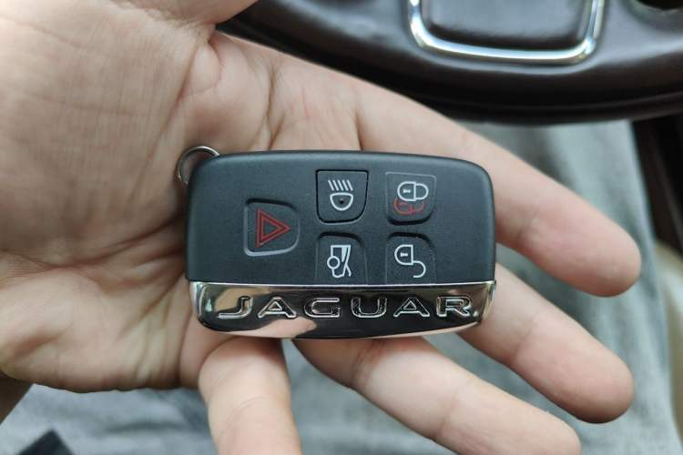 Used Jaguar XJ 2014 XJL 2.0T Two-Wheel Drive Panoramic Business Edition Vehicle Key