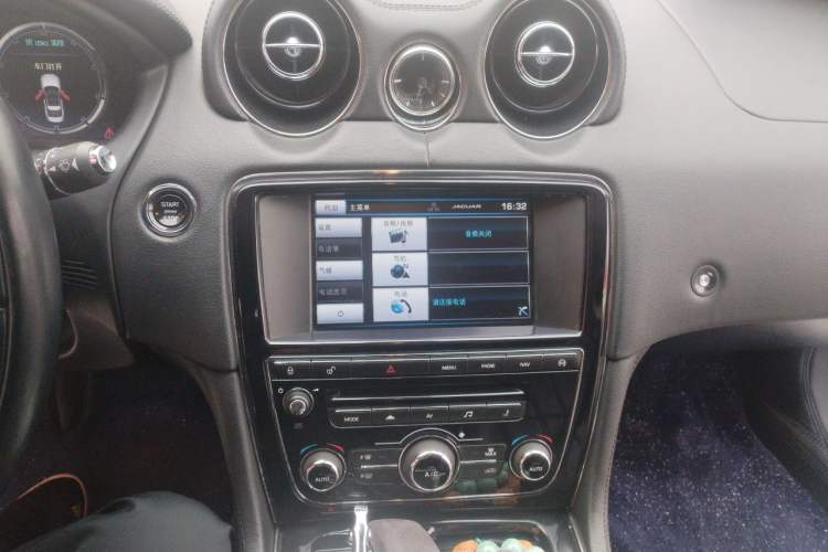 Used Jaguar XJ 2014 XJL 2.0T Two-Wheel Drive Panoramic Business Edition Audio And AC Panel