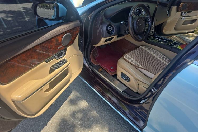 Used Jaguar XJ 2014 XJL 2.0T Two-Wheel Drive Panoramic Business Edition Driver Seat