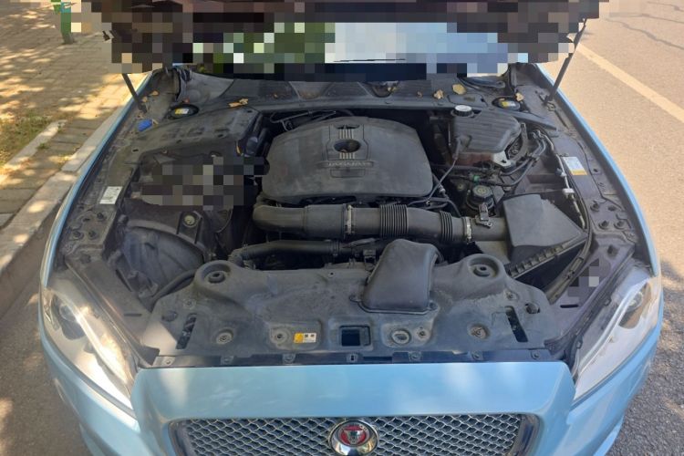 Used Jaguar XJ 2014 XJL 2.0T Two-Wheel Drive Panoramic Business Edition Engine Bay