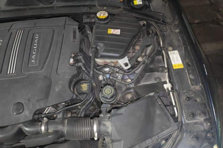 Used Jaguar XJ 2014 XJL 3.0 SC Four-Wheel Drive Panoramic Business Edition Engine Bay Left
