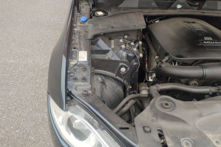 Used Jaguar XJ 2014 XJL 2.0T Two-Wheel Drive Panoramic Business Edition Engine Bay Right